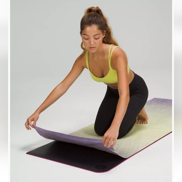NWT LULULEMON The Towel Ombre Glide Crispin Green Faint Lavender